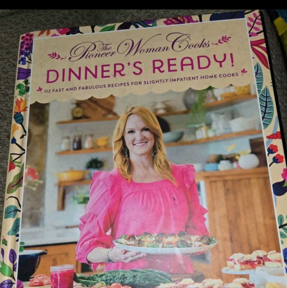 The Pioneer Woman Cooks: Dinner's Ready! Cookbook - Multicolor